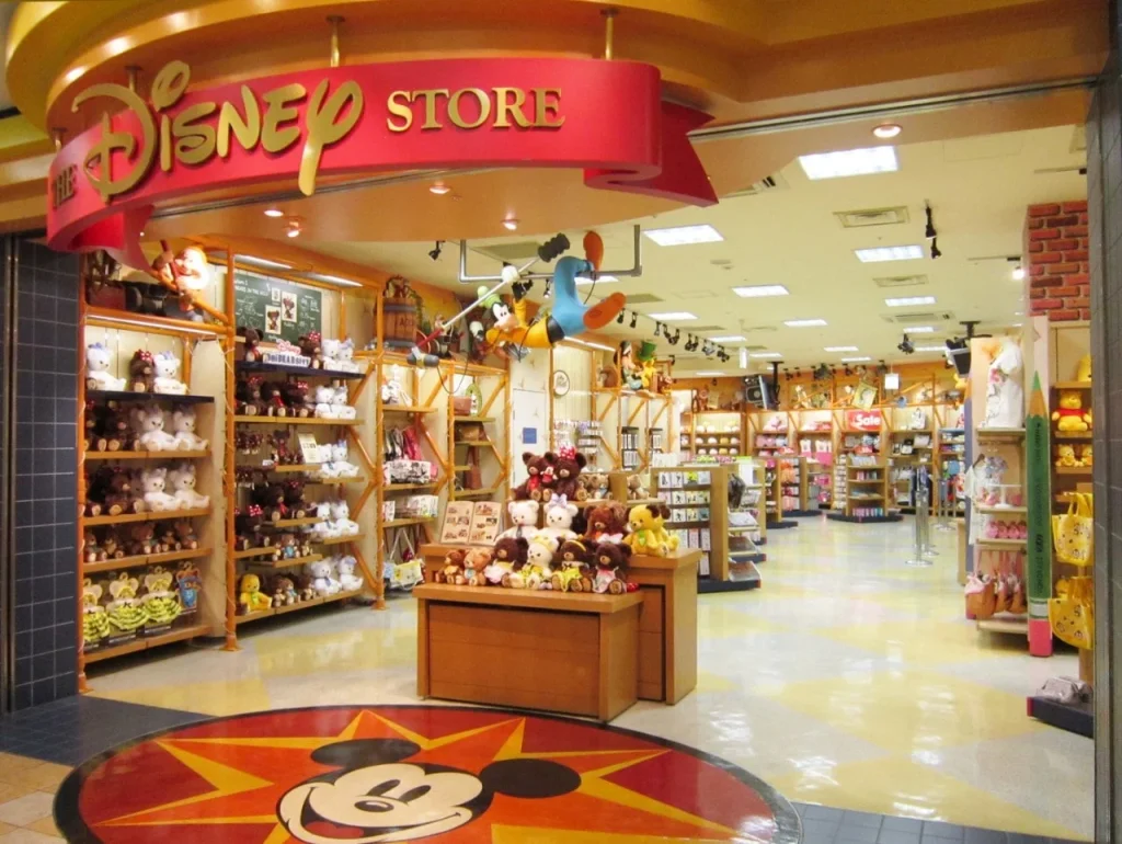 First Disney Store: Massive Turnout at Gunma’s