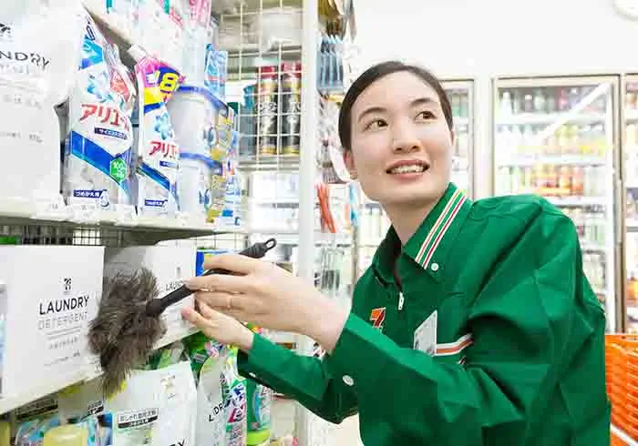 Vietnamese Employee Takes First Place in Seven-Eleven Contest 1 Vietnamese Employee Takes First Place in Seven-Eleven Customer Service National Contest